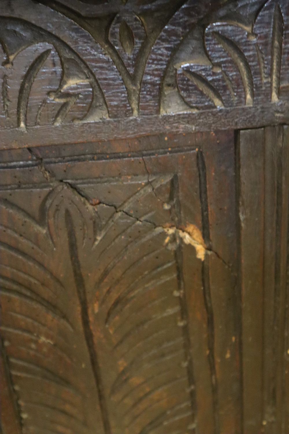 An early 18th century oak coffer, width 125cm depth 57cm height 76cm